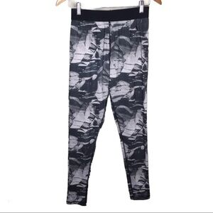 YAS SPORT Marble/Tie Dye Leggings With Elastic Waistband Black Size Small